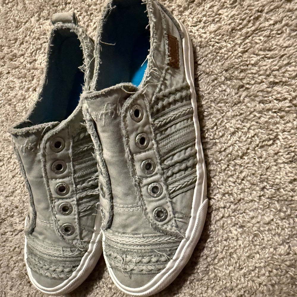 Casual Gray Women's Athletic Shoes
